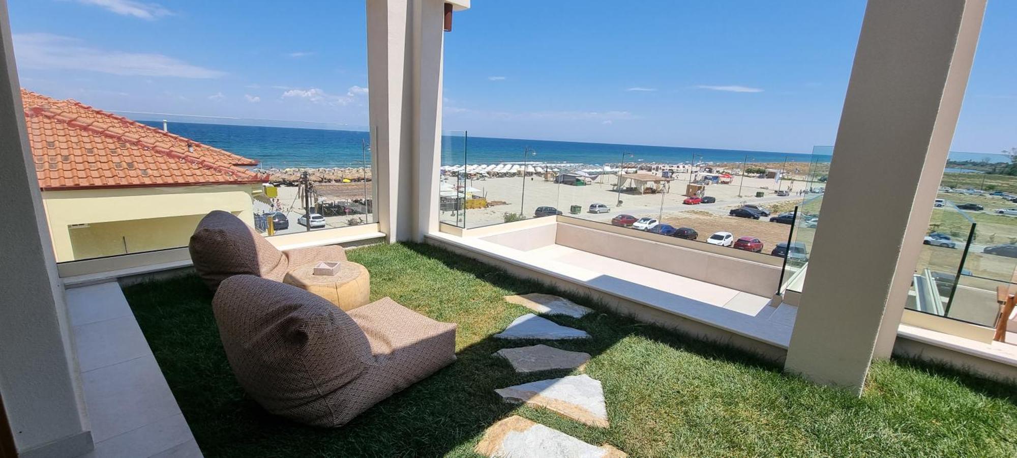 Aparthotel Pantheon Sea View à Neoi Poroi Chambre photo